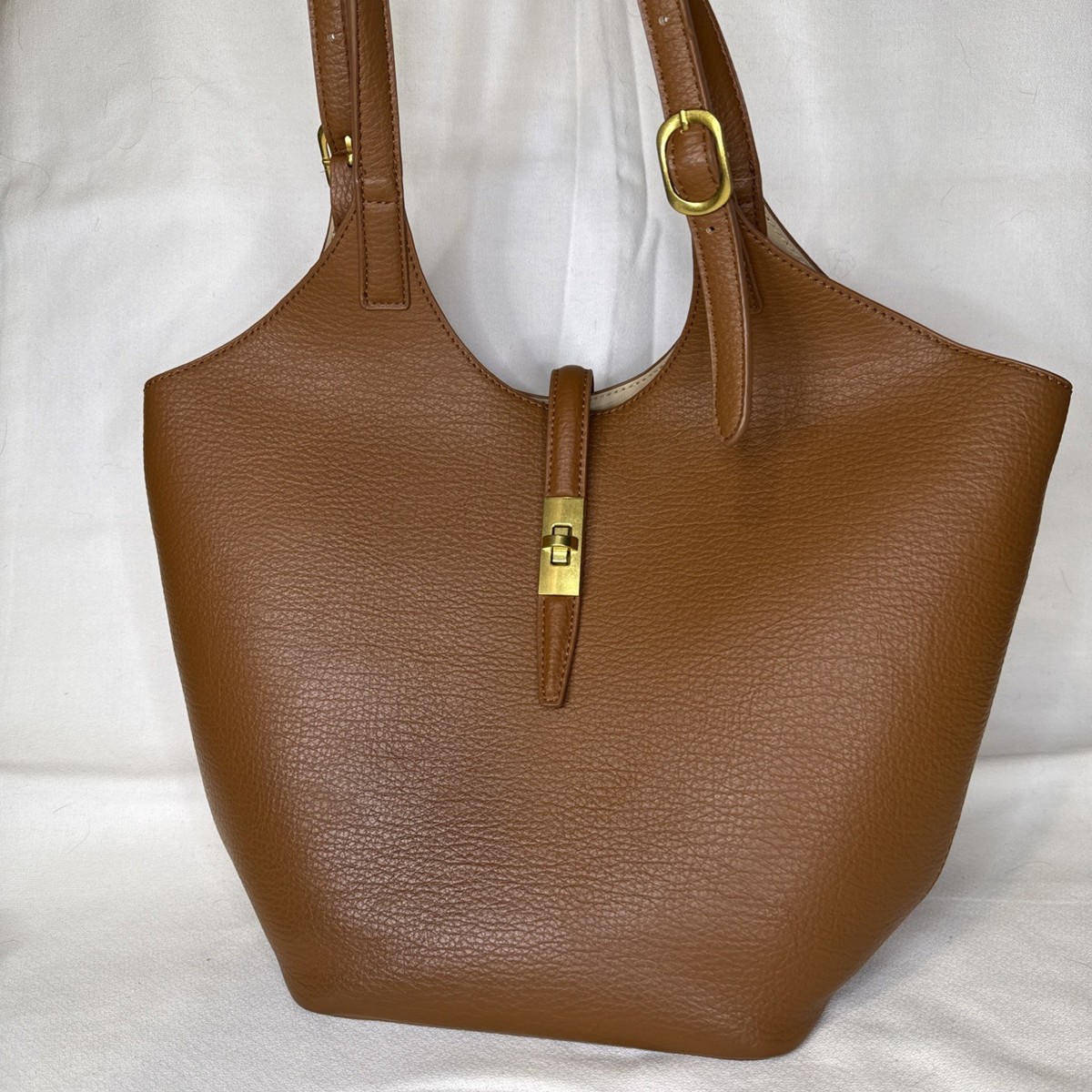 Miztique Isabelle 2 in 1 Scoop Neck Tote bag in Camel Tan Viral