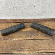 Vintage WTB Mountain Grips Wilderness Trail Bikes MTB Mountain Bike Black