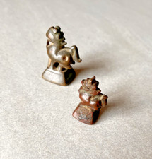 Lot de 2 poids à opium en bronze , Birmanie XVII°-XVIII°