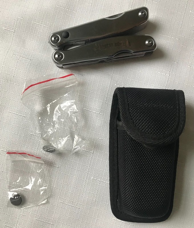 Forest Ridge Builders 12in1 Multi Pocket Tool w/Pouch, Great Condition