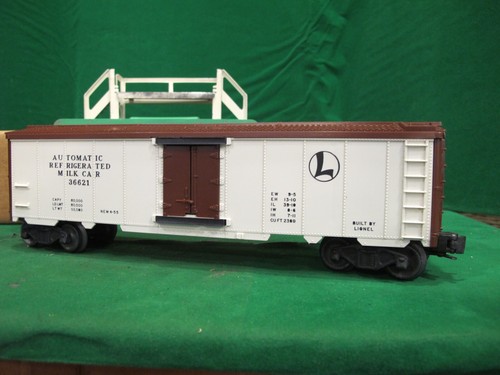 Lionel No. 3662 Postwar Automatic Refrigerated Milk Car w/platform & insert - 第 7/15 張圖片