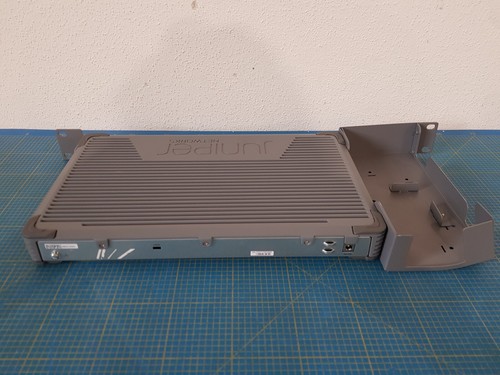 Juniper SRX300-SYS-JB SRX300 Services Gateway 8GbE 4G RAM 8G Flash_2.65_6B - Bild 6 von 7