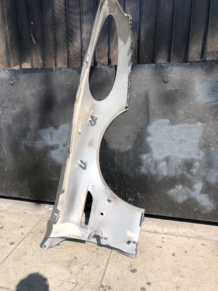 06-2010 ASTON MARTIN DB9 LH FENDER