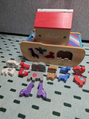Hamleys Holz Arche Noah Spielzeug Set mit Tieren Formsortierer Baby Kleinkind Kinder