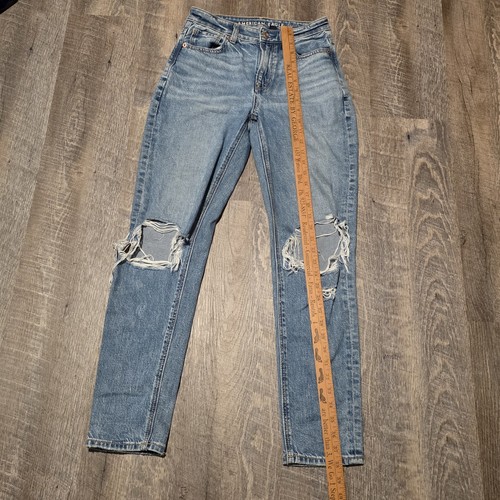 Pantalones de mezclilla para mujer American Eagle desgastados Strigid Mom azules talla 0 - Imagen 6 de 11