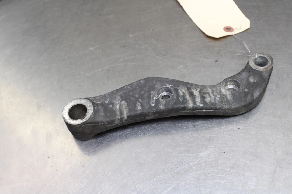 05-09 SUZUKI BOULEVARD C90 VL1500 REAR BRAKE CALIPER HANGER BACK MOUNTING Foto 4 de 4