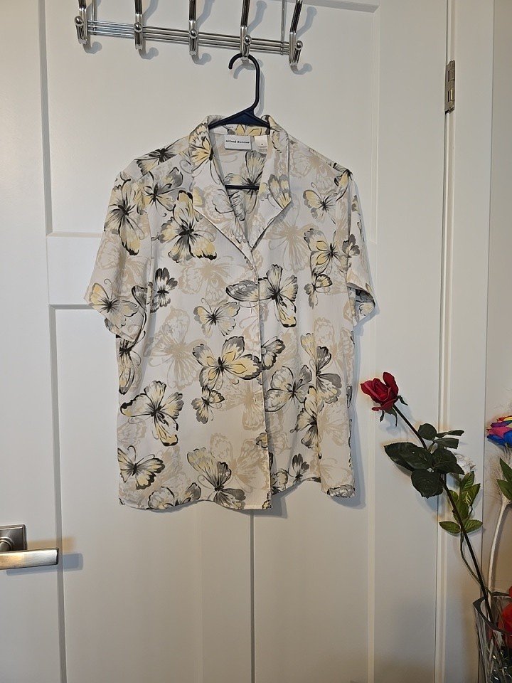 Alfred Dunner Blouse Women's 14 Butterfly Button Up Collared Short Sleeve Shirt