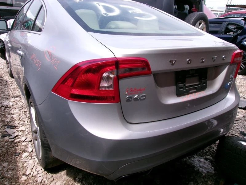 Fuel Tank VIN A0 4th And 5th Digit Fits 14-18 VOLVO S60 1930768 Foto 3 de 4