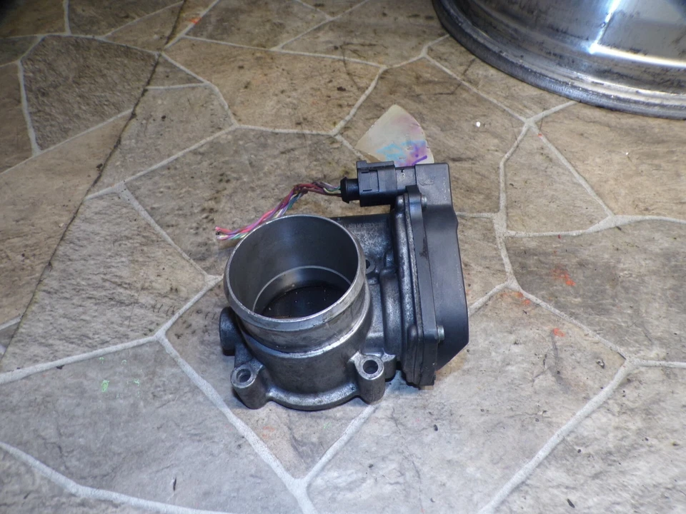 06-10 2006-2010 VOLKSWAGEN PASSAT 09-18 TIGUAN THROTTLE BODY VALVE ASSEMBLY OEM - Image 2 of 4