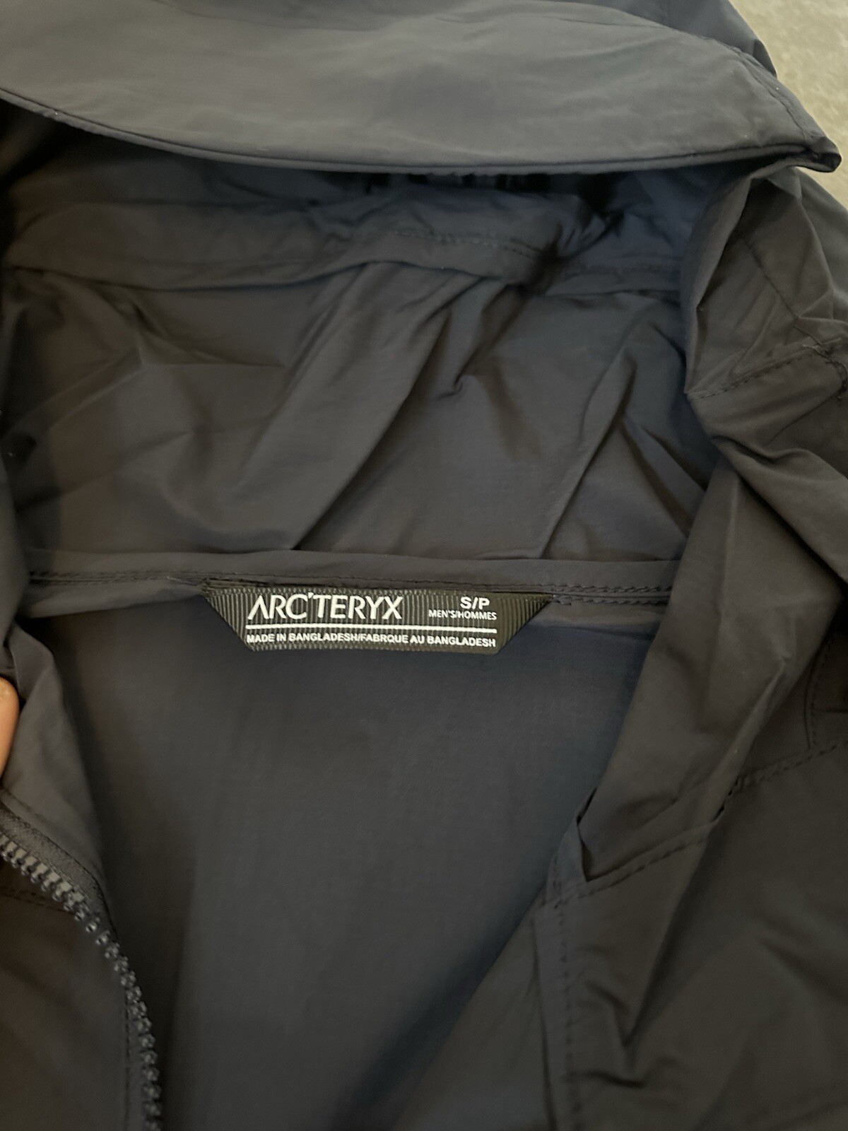 ARC'TERYX giacca arcteryx squamish SMALL blu scuro nuova con etichette