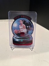 2021-22 Crown Royale Trae Young Die Cut Asia Red #6 Snow Globe 