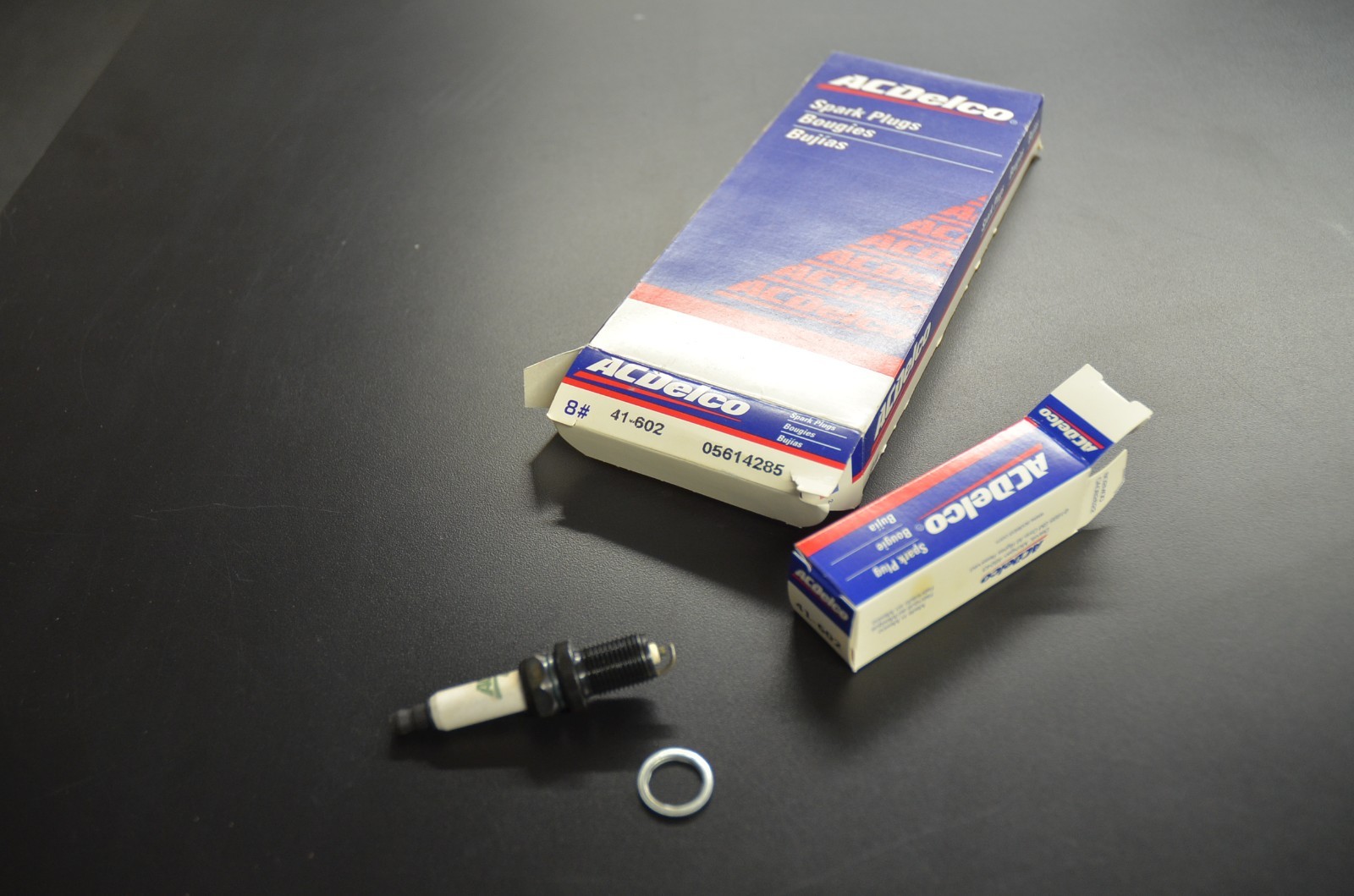 AC Delco 41-602  Spark Plugs NOS GM# 5614285 1990-1995 Corvette ZR1