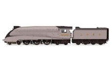 Hornby R3978 OO Gauge LNER, Class W1 'Hush Hush', Streamlined, 4-6-4, 10000 - Er