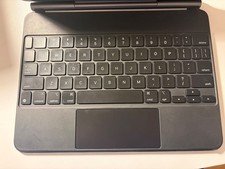 Apple Magic Keyboard for 11" iPad Pro/Air - Black MXQT2LL/A WELL USED