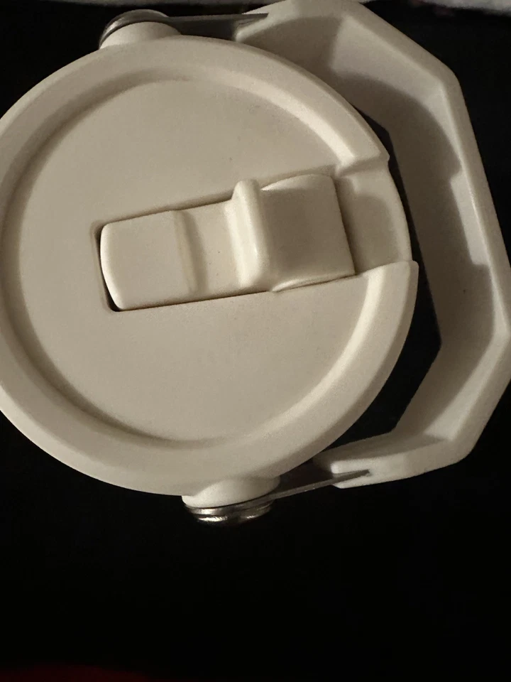 Copo/alça Stanley Sip 30 oz tampa torcida flip up branco/rosa gráfico "ALOHA" - Imagem 2 de 4