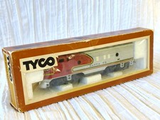 Red and Grey Vintage Tyco Ho Train 4015 Santa Fe With Package