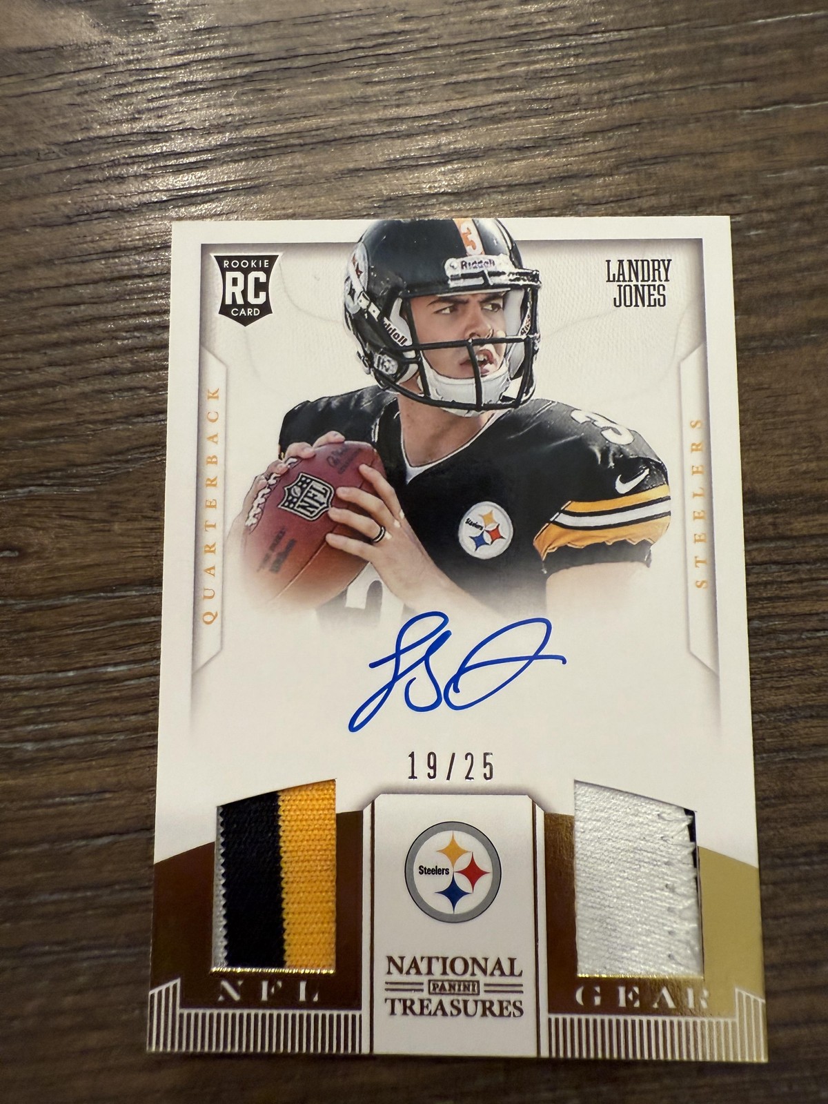 Landry Jones Panini National Treasures Rookie NFL Gear Dual Materials Signatures #20 Prime