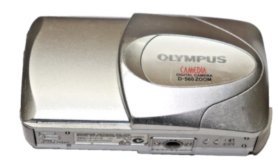 OLYMPUS CAMEDIA -MODEL : D-560 ZOOM DIGITAL CAMERA -3.2 MEGA PIXEL