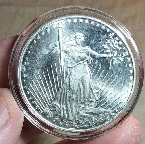 1 TROY OZ .999 FINE SILVER BULLION ROUND COIN SAINT GAUDENS DESIGN BU IN CAPSULE