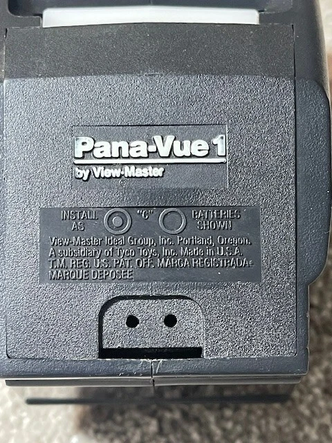 Pana-Vue 1 Lighted 2x2 Slide Viewer for 35MM 126 Cartridge Super Slides - Image 4 of 4