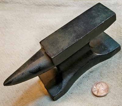 Small Cast 1 1/2 lb Jewelers Bench Anvil Good Shape Working Collectible READ