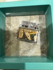 Mini encendedor de recuerdo vintage de París Torre Eiffel y Arco del Triunfo nunca usado