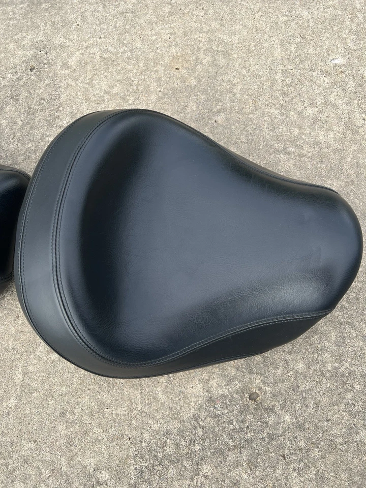 Asiento Mustang Sport Touring 2 piezas Kawasaki Vulcan 1500 1600 02-08 asientos personalizados Foto 2 de 4