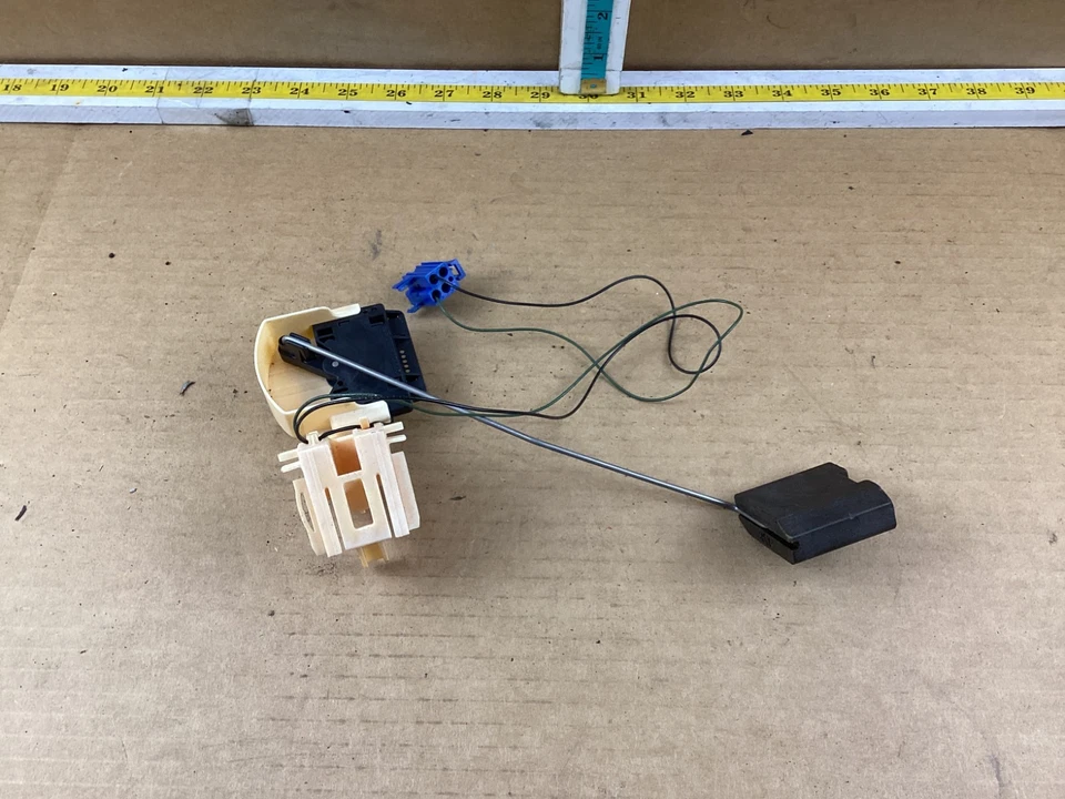 2011-2015 BMW 7 Series 740i Fuel Level Sensor OEM - Image 3 of 4