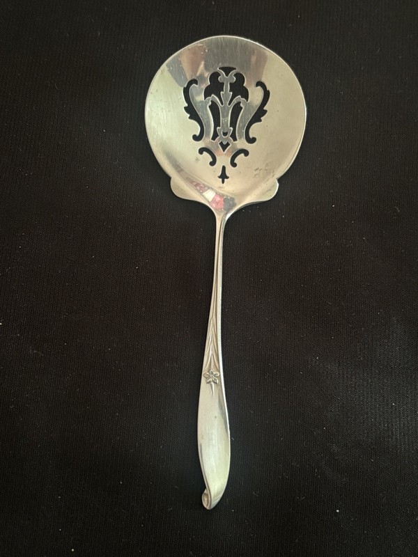 1954 Wishing Star by Wallace Sterling Silver Nut Spoon 5 5/8" No Monogram