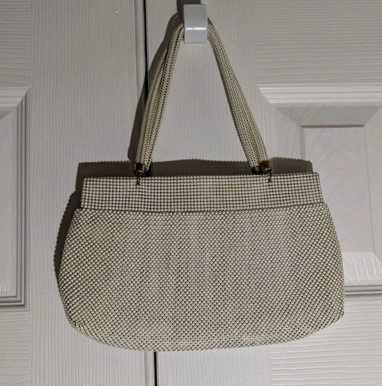 Whiting and Davis Off-White Mesh Evening Bag - Image 2 of 4