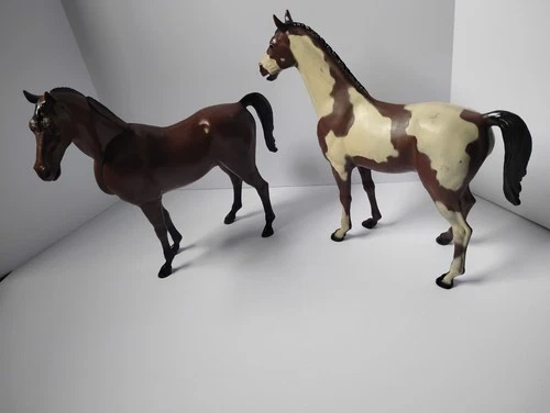 Vintage Louis MARX Brown Horse Moving Articulated Head and Palomino Painted Set