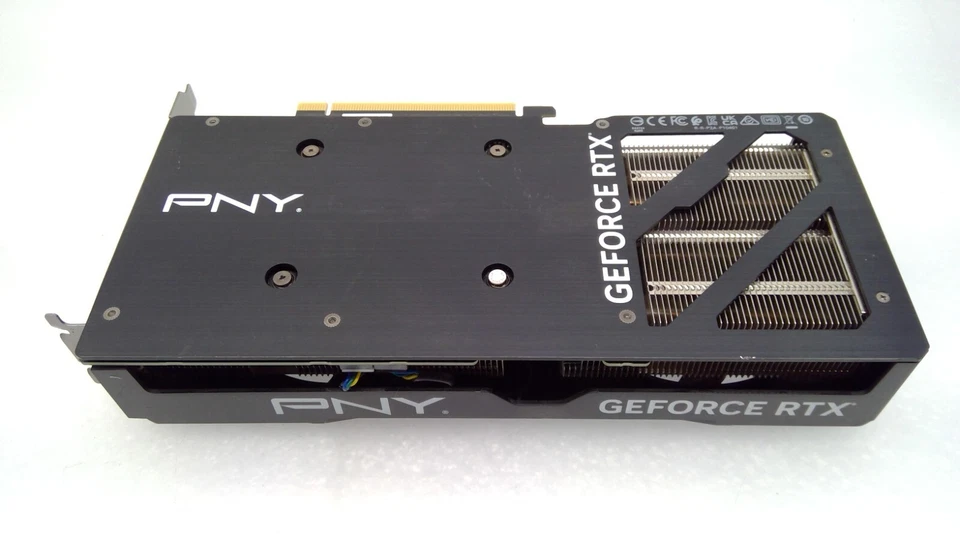 PNY GeForce RTX 4070 Super OC 12GB GDDR6X PCle4.0 - Tarjeta de gráficos Foto 2 de 4