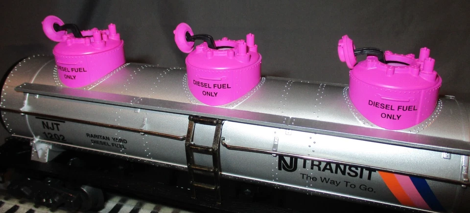 K-Line 636-3932 NJ Transit Raritan #1202 3 Dome Tank Car O/027 ga. wks/ Lionel - Image 2 of 4