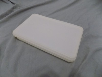 Tupperware #794 Deli Keeper Bacon Cheese Container 7'' x 11'' w/Lid #795 - Sheer