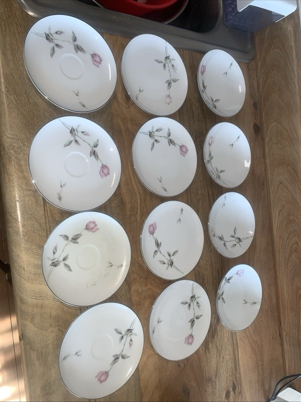 Fine China StyleHouse DawnRose 12 Pieces 4eaFruitBowl 6”saucer5”&Coffee Plate 5”
