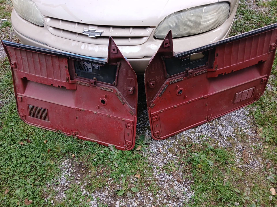 Оригинальные дверные панели 1986-1994 Chevrolet Blazer S10 GMC S15 Jimmy - Изображение 2 из 2