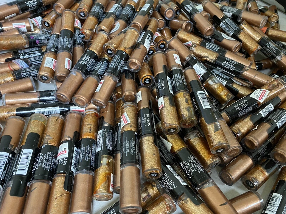 PACK OF 167 REVLON EYE ART LID+LINE+LASH EYE SHADOW & LINER BURNISHED BLING #090 - Image 2 of 4