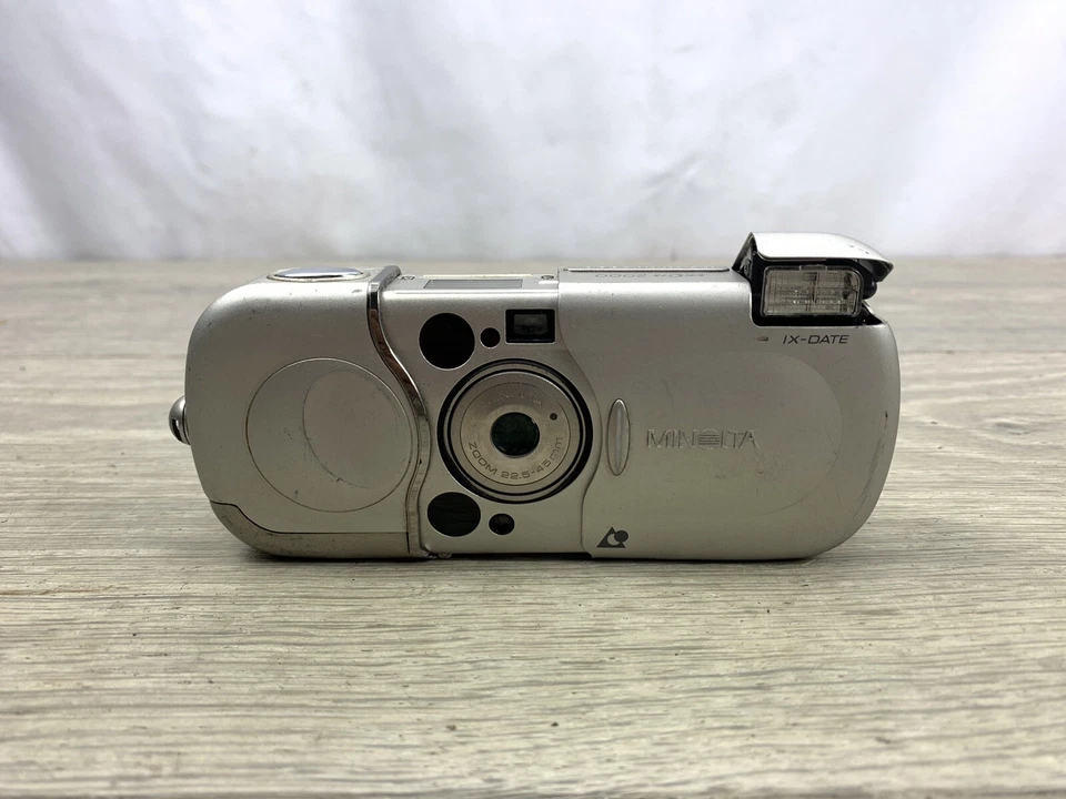 Cámara fotográfica Minolta Vectis 2000 APS Point & Shoot IX-DATE plateada sin probar Foto 2 de 4