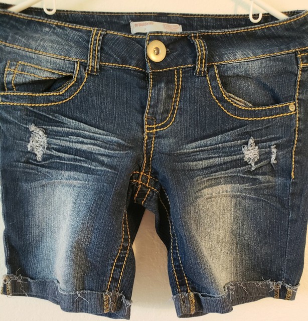 Juniors Size 7 No Boundaries Jean Shorts W dark Stitching And Flip 