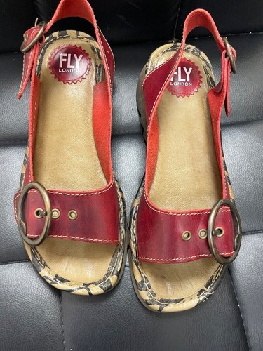 red sandals size 5
