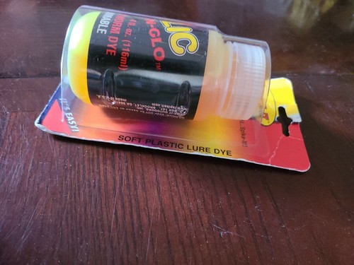 Spike It Dip-N-Glow Worm Dye Gamefish 4fl oz. Garlic - Picture 3 of 4