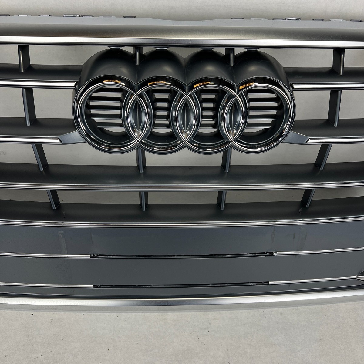 アウディ Q5 フロントグリル 純正 8R0853651 Q5 8R S-LINE 0 1