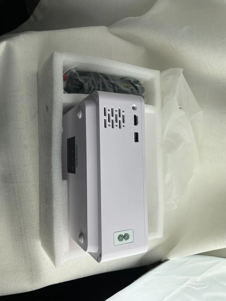 Mini Projector 1080P Supported, 5500 Lux 210" Display PONER SAUND WiFi - Image 3 of 4