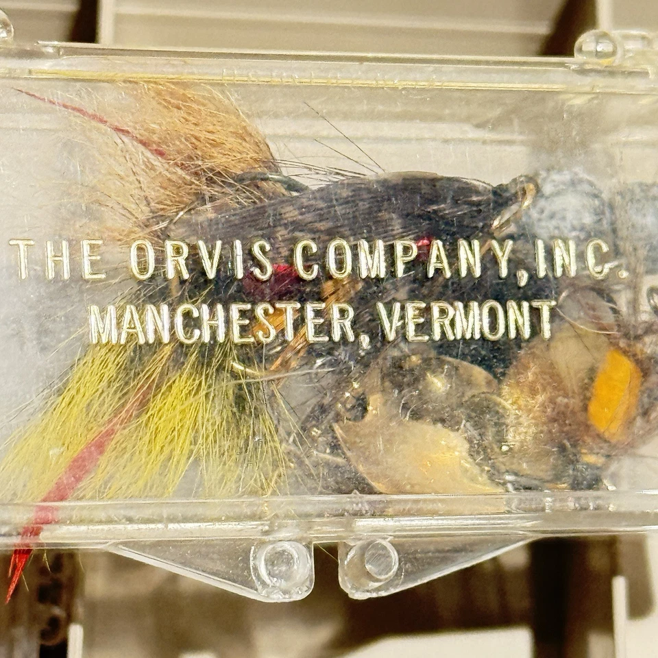 Grande Lote de Isca de Pesca Vintage ORVIS Ganchos Mepps Spinners Linha de Pele Caixa de Moscas - Imagem 3 de 4