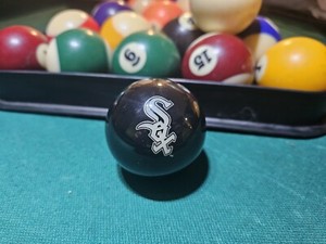 Chicago White Sox MLB Billiard Ball Cue/8 Ball
