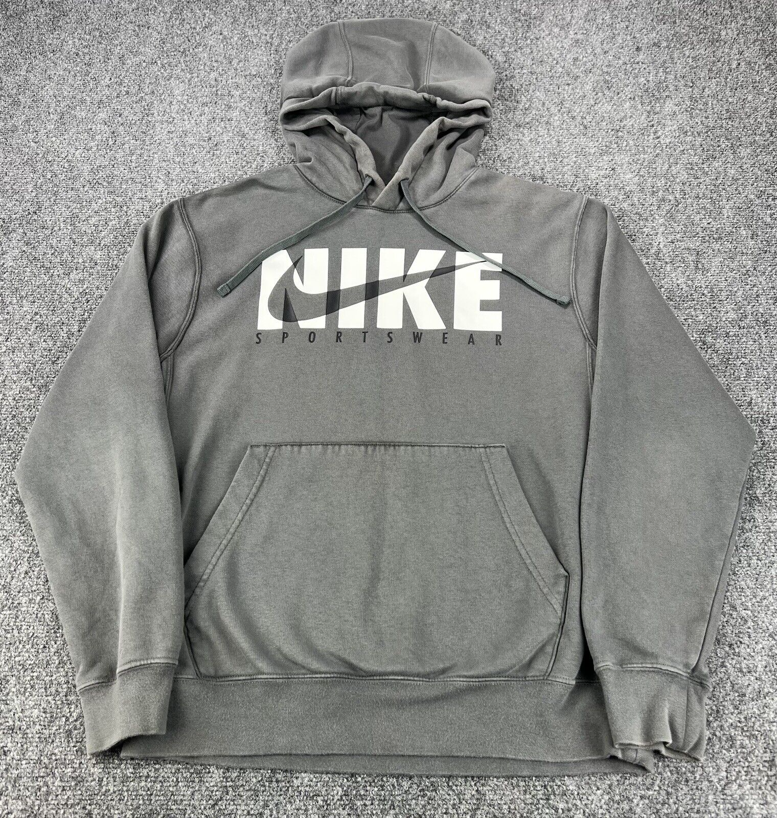 Nike Hoodie Mens Medium Gray Pullover Sweater Gym Logo Swoosh