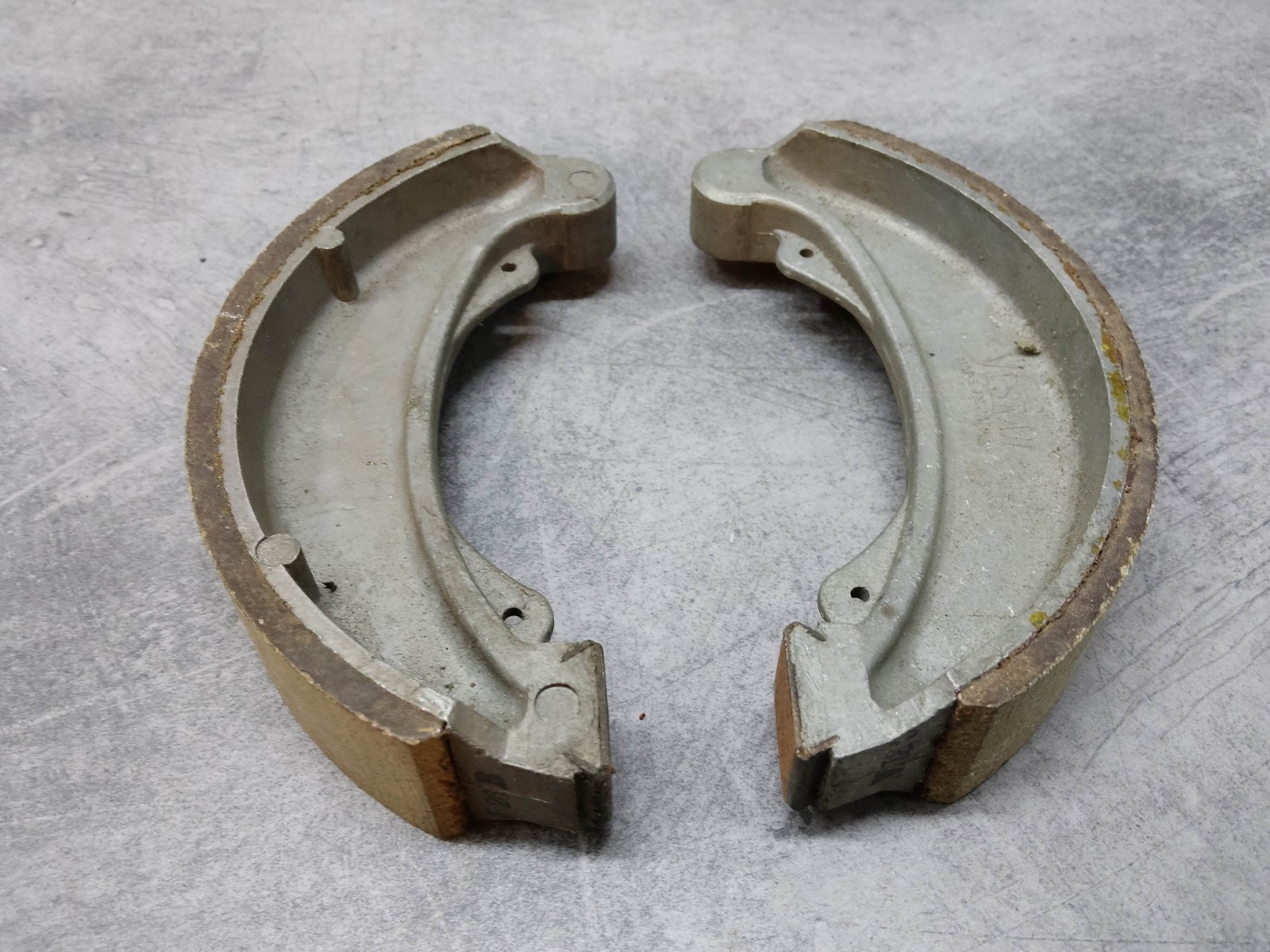Kit mâchoires de frein CB125K5 pour vos sorties et balades en moto vintage
