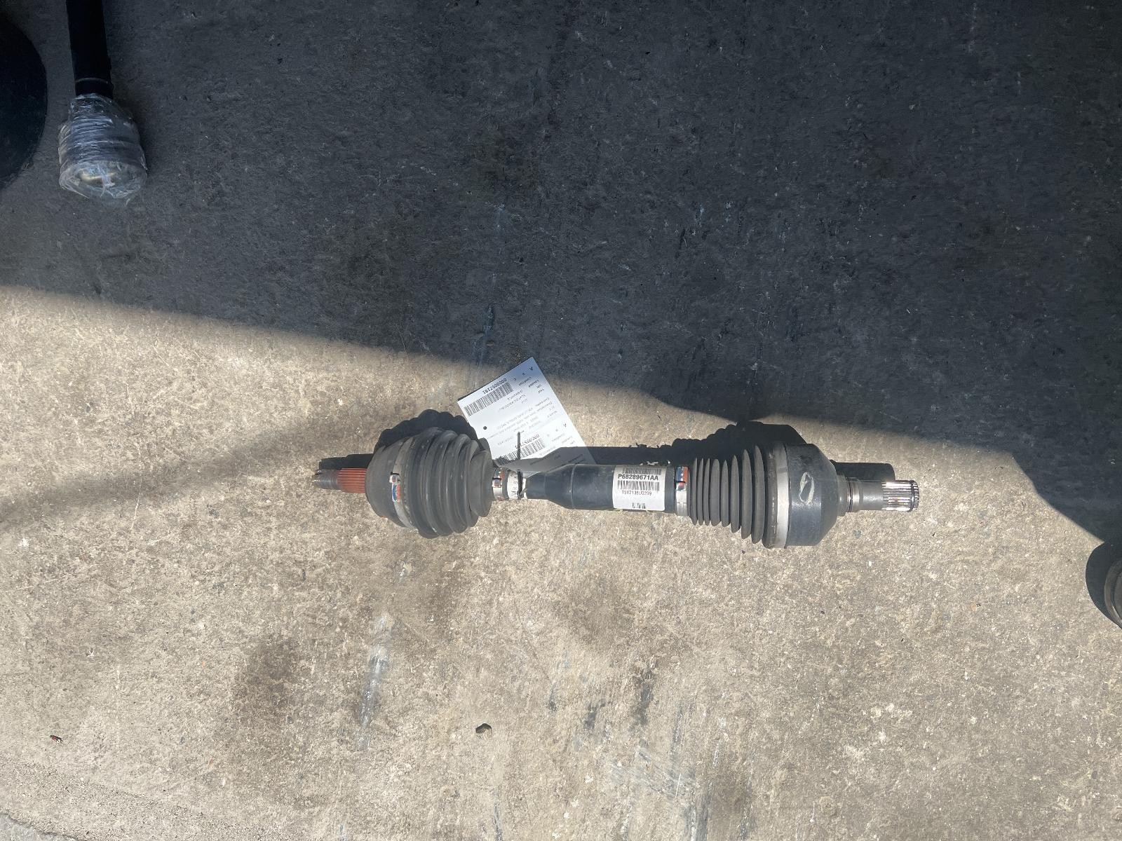 Used Front Left Drive Axle Shaft fits: 2019 Jeep Cherokee front axle 4x4 standar