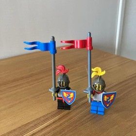 LEGO Castle Black Knights Black Dragon Castle 6085 With 2 Minifigures