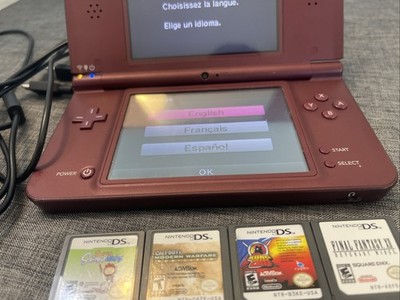 ＤＳi Nintendo DSi XL Console W/ charger+ 12 games. Clean NO STYLUS